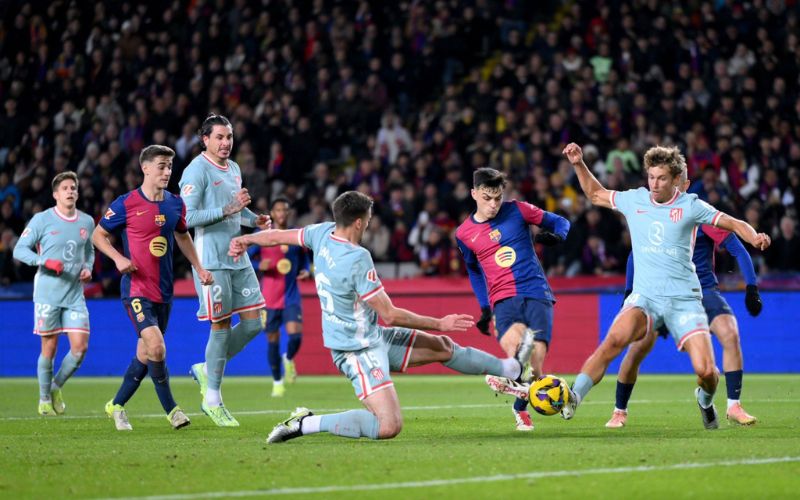 Nhiệm vụ của tiền vệ tấn trên sân